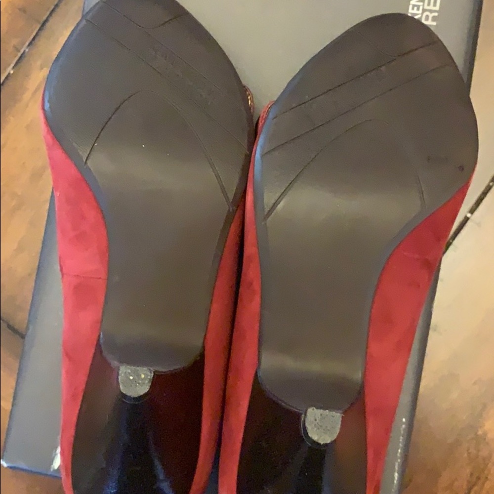 Kenneth Cole Shoes- Red - Picture 2 of 3